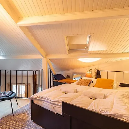 Wehost - Grand Duplex Avec Terrasse Au Porte De Paris - 6 Personnes